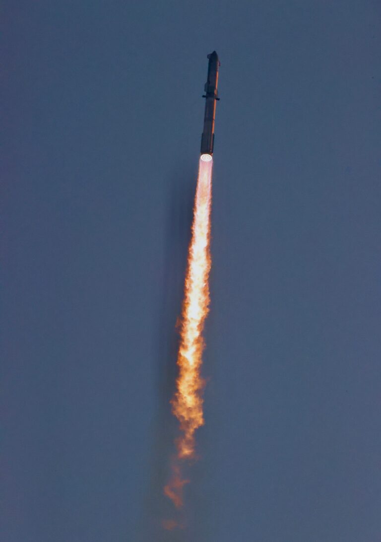 SpaceX Starship during a test launch from Starbase. Photo: Steve Jurvetson, CC BY 2.0. SpaceX Starship during a Flight 5 test launch from Starbase